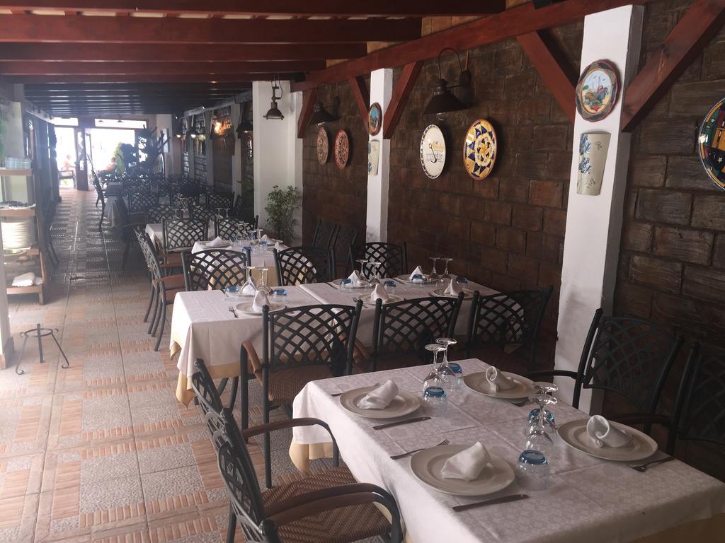 Hotel Almadrabeta Захара де лос Атунес Екстериор снимка