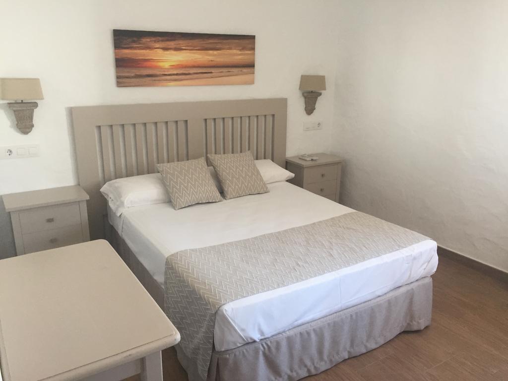 Hotel Almadrabeta Захара де лос Атунес Екстериор снимка