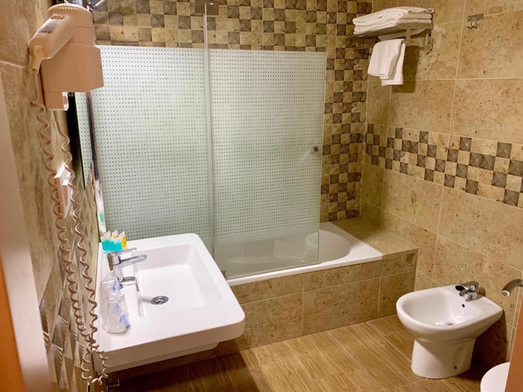 Hotel Almadrabeta Захара де лос Атунес Екстериор снимка