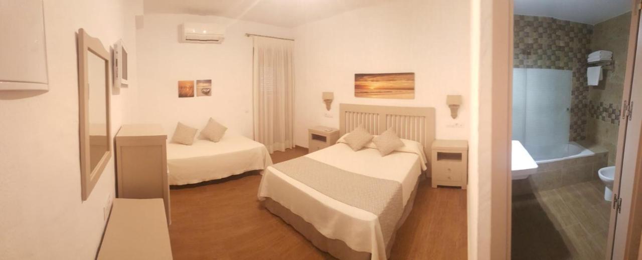 Hotel Almadrabeta Захара де лос Атунес Екстериор снимка